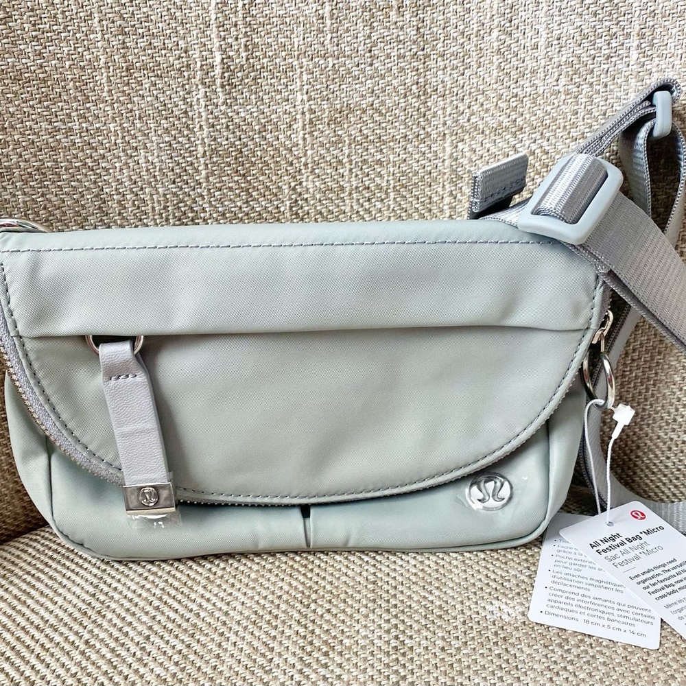 SOLD: 🎀Lululemon Athletica Gray Crossbody Bag🎀